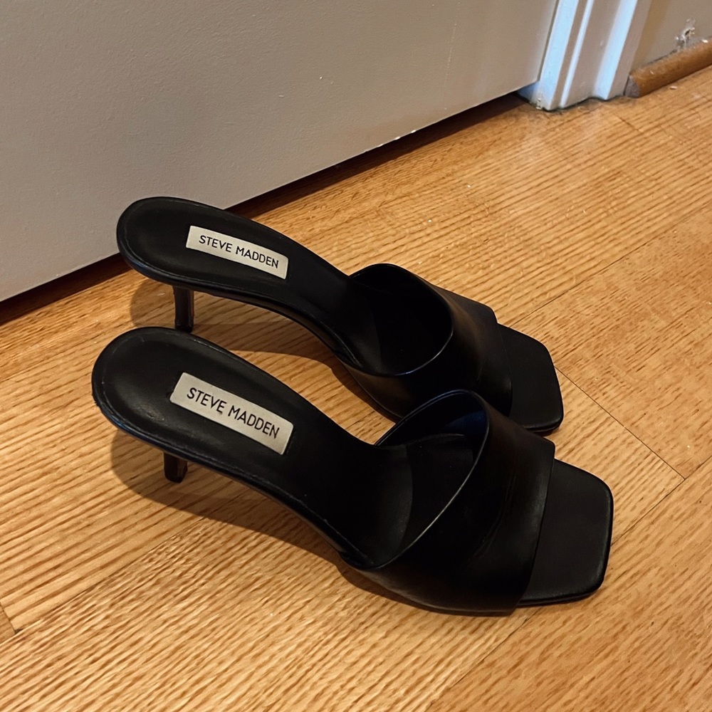 Steve Madden heel sandals (black, size 8.5)